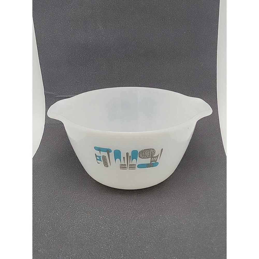 VTG 1960s Retro Atomic Aqua Blue Heaven Milk Glass Mixing Bowl MCM 7" Fire King?